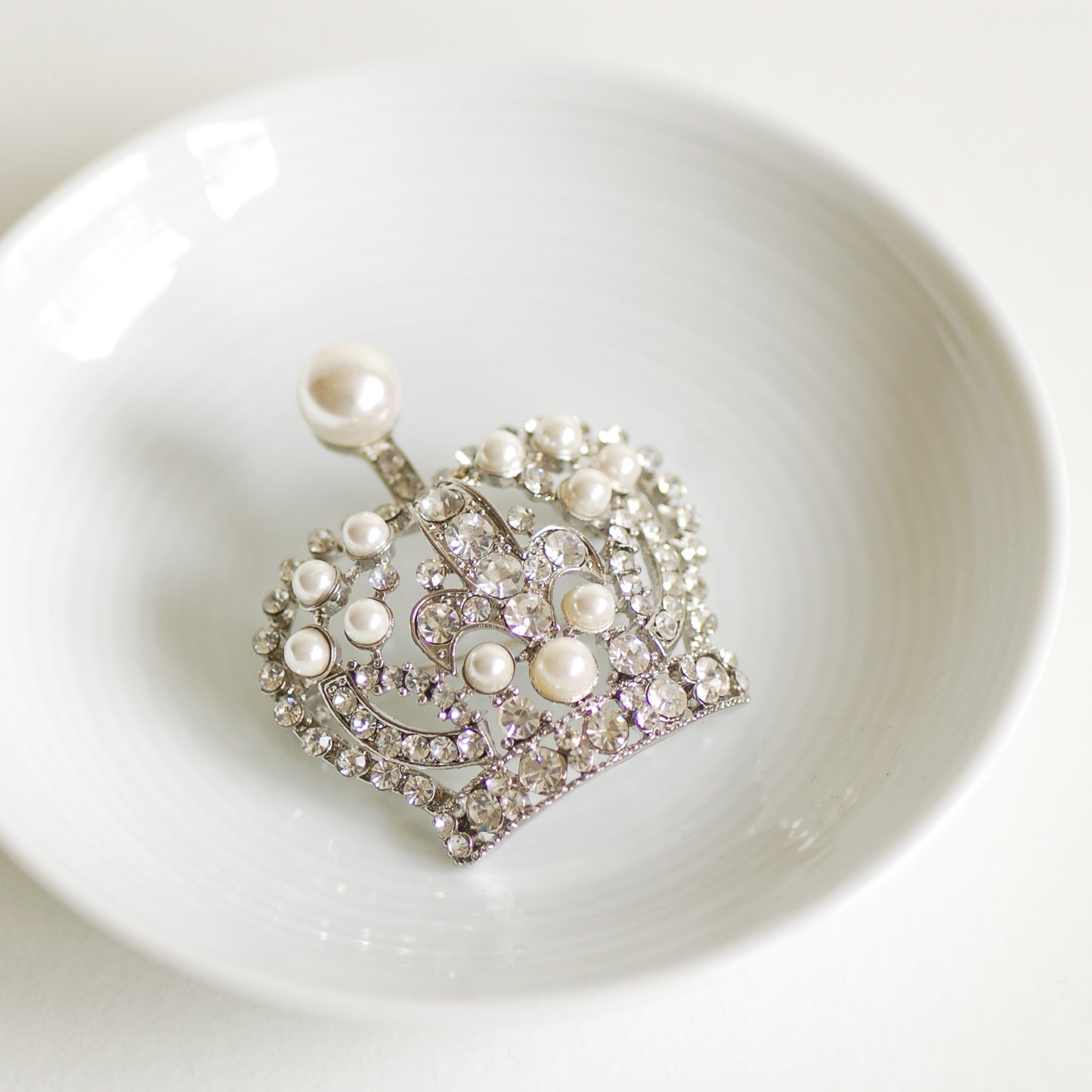 Vintage Style Pearl Crown Brooch