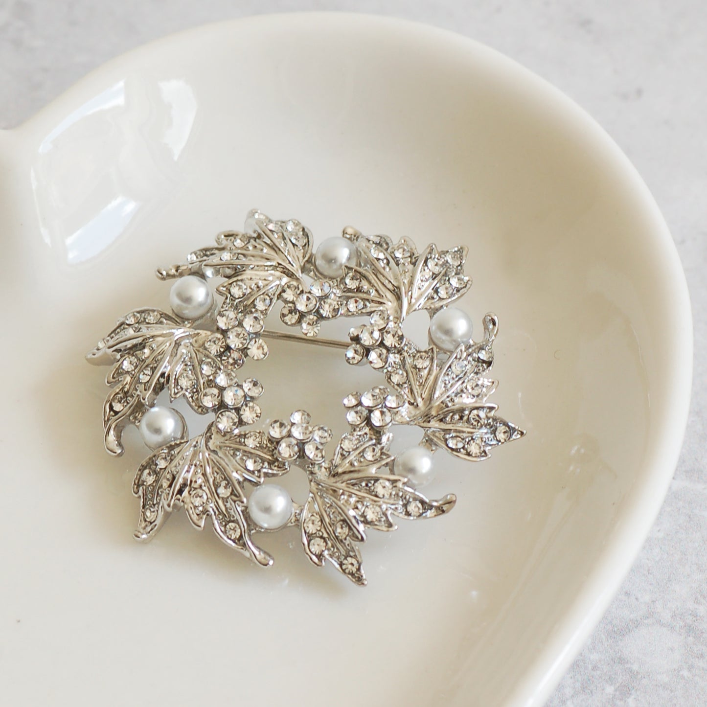 Silver Wreath Brooch