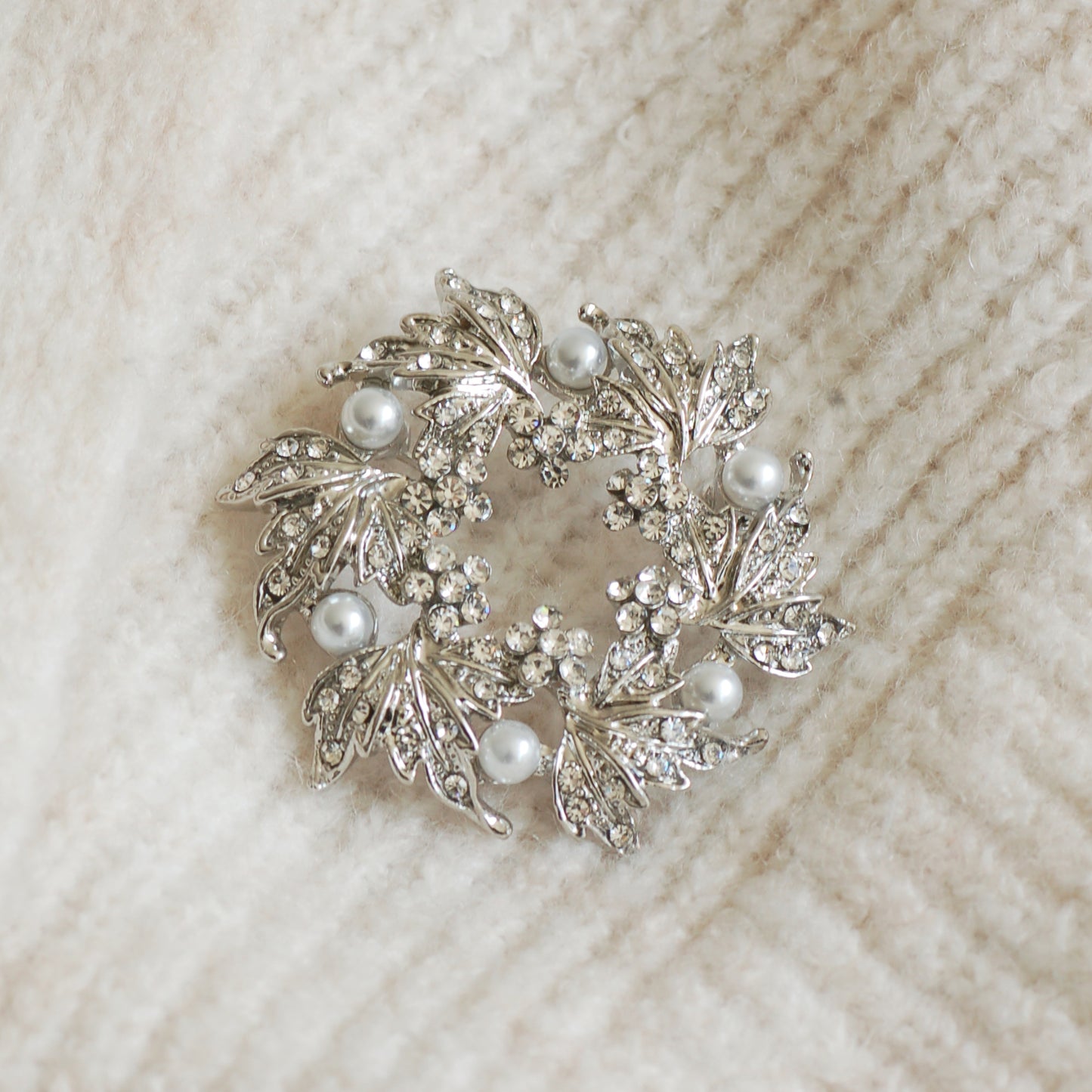 Silver Wreath Brooch