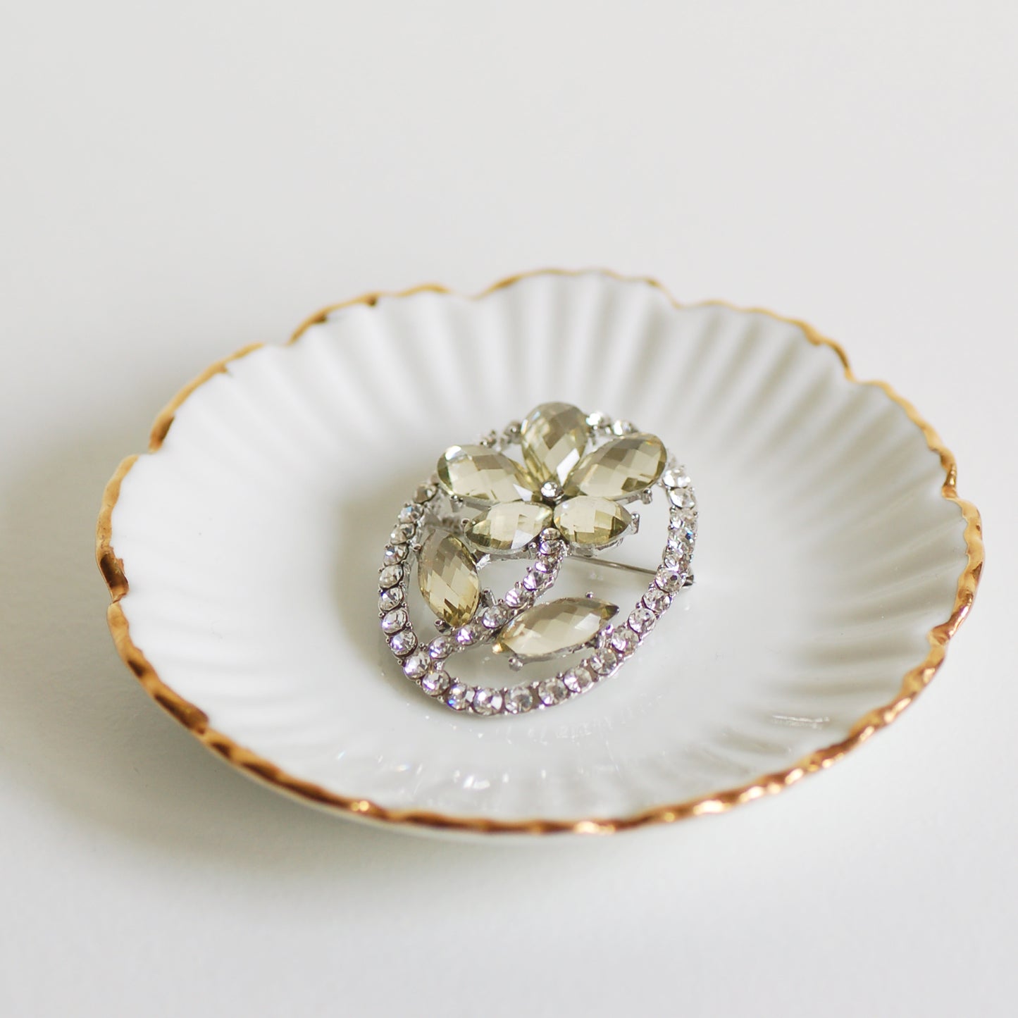 Vintage Style Flower Brooch