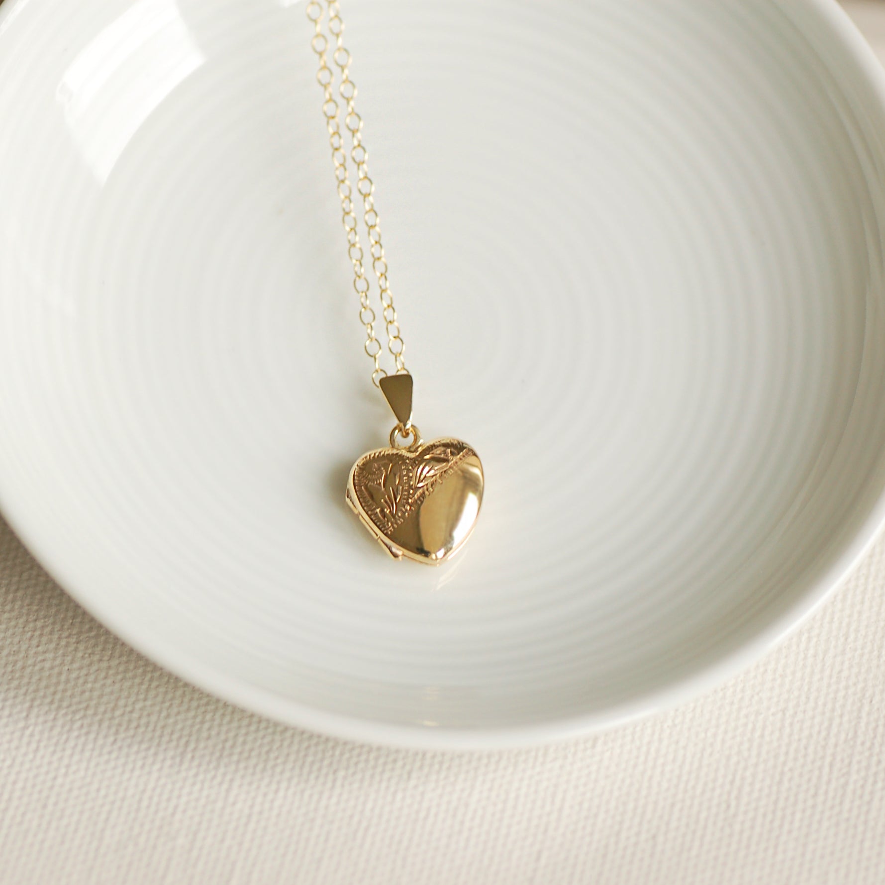 Solid 9ct Gold Engraved Heart Locket Necklace