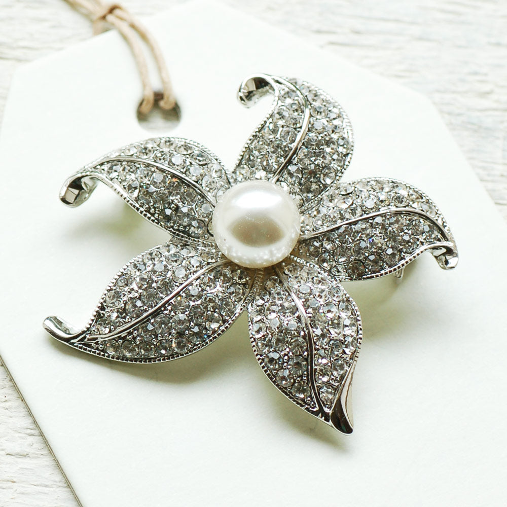 Vintage Style Pearl Flower Brooch