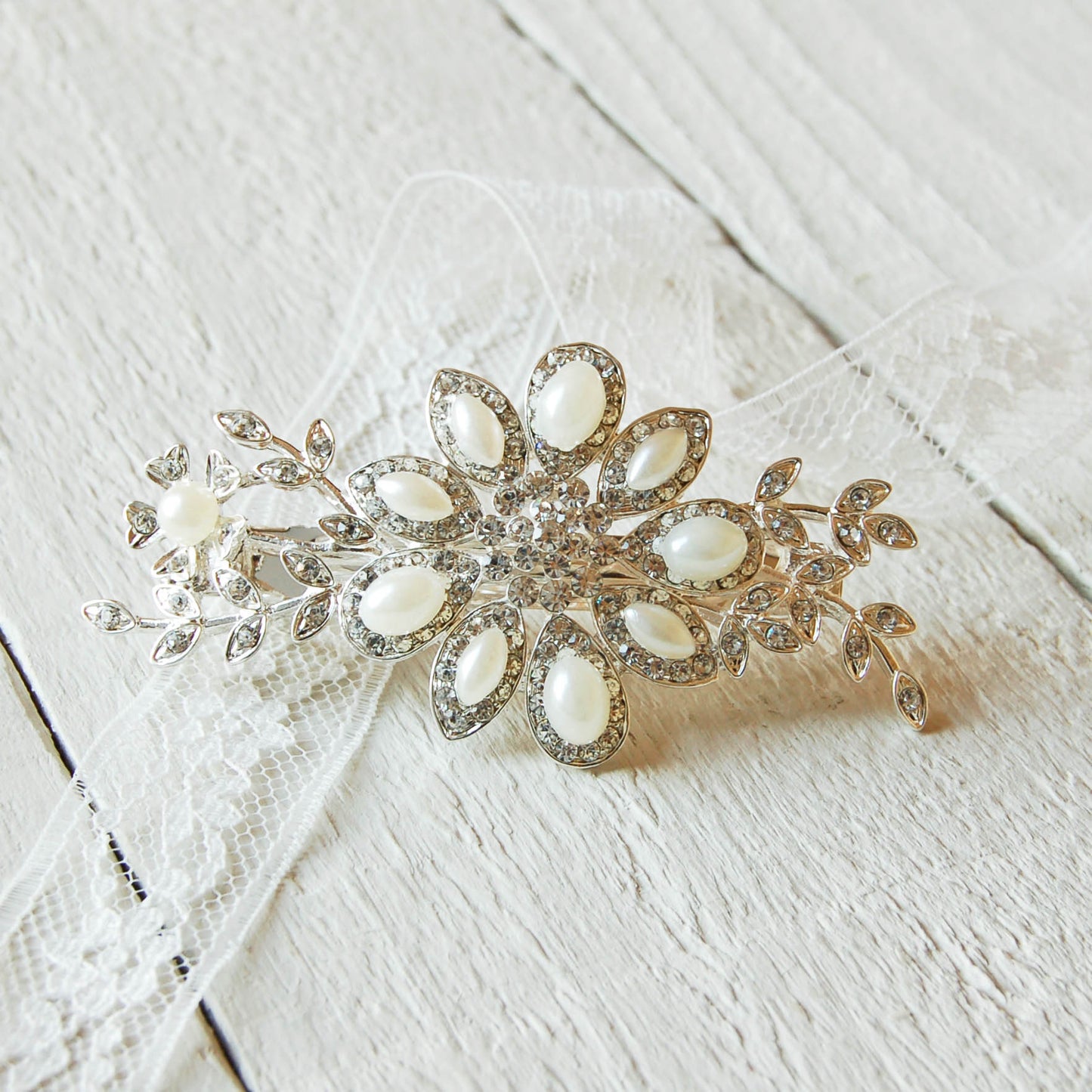 Elegant Pearl and Diamante Hair Clip
