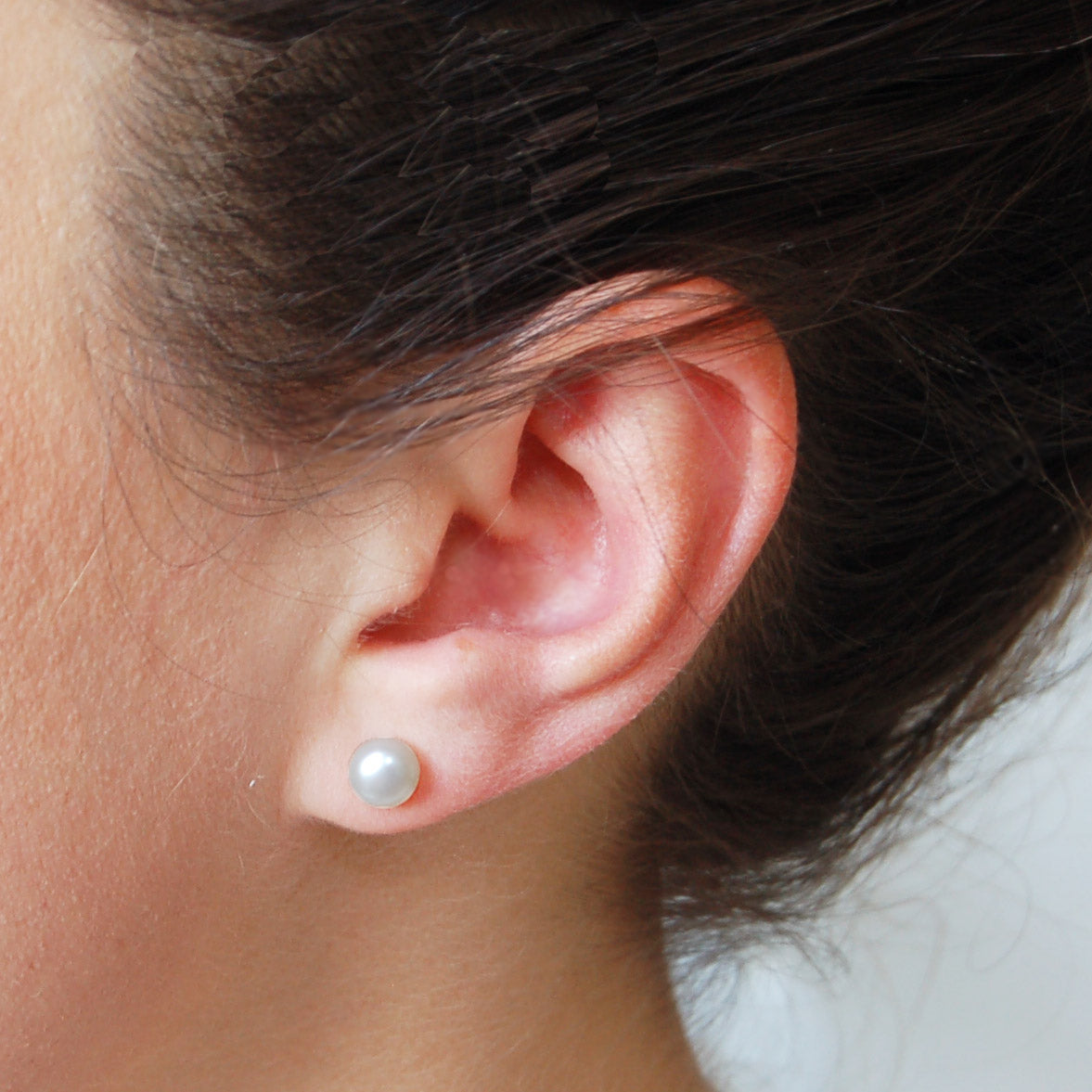 Small Ivory Pearl Stud Earrings