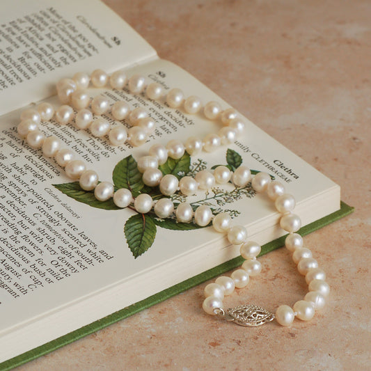 Vintage Style Pearl Necklace