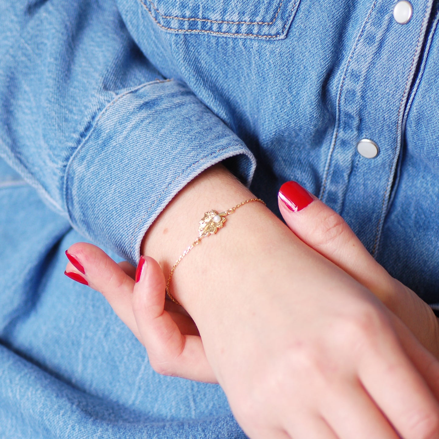 Delicate Gold Leaf Pearl Bracelet