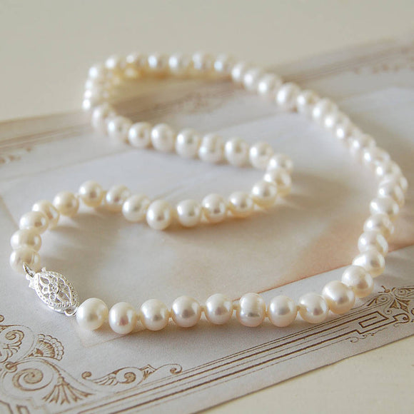 Vintage Style Pearl Necklace Carriage Trade