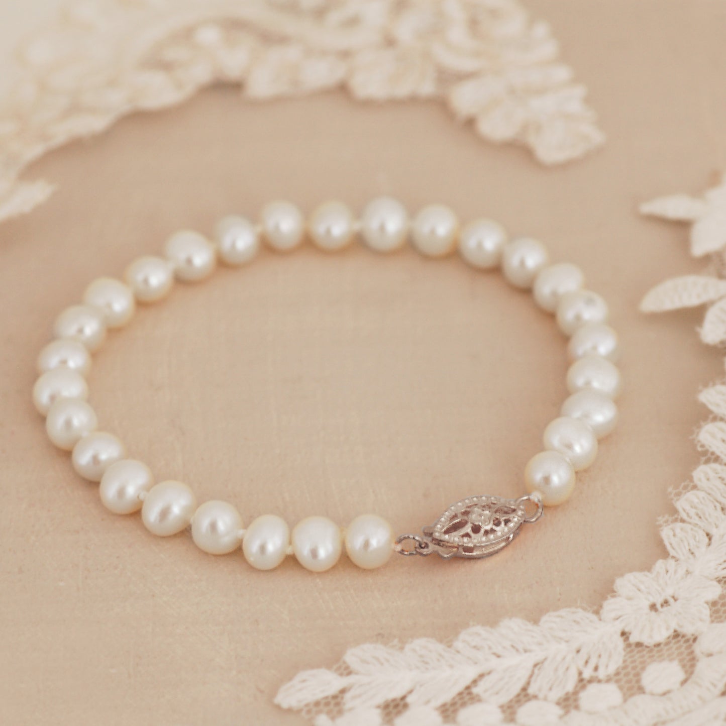Vintage Style Pearl Bracelet